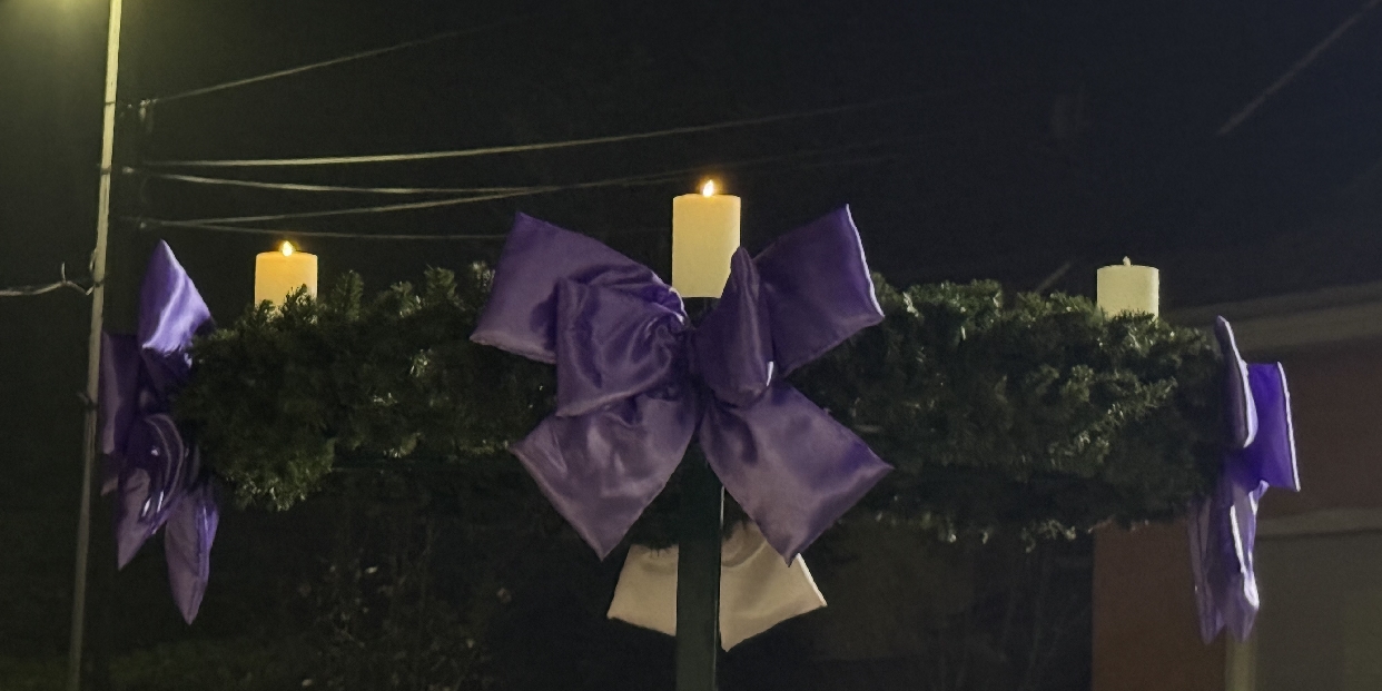 Meggyújtottuk a második adventi gyertyát a Templom téren