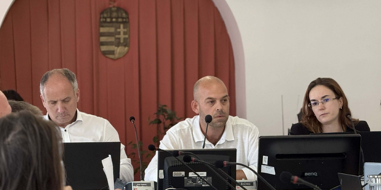 Képviselő-testületi ülést tartunk csütörtök délután Vörösváron