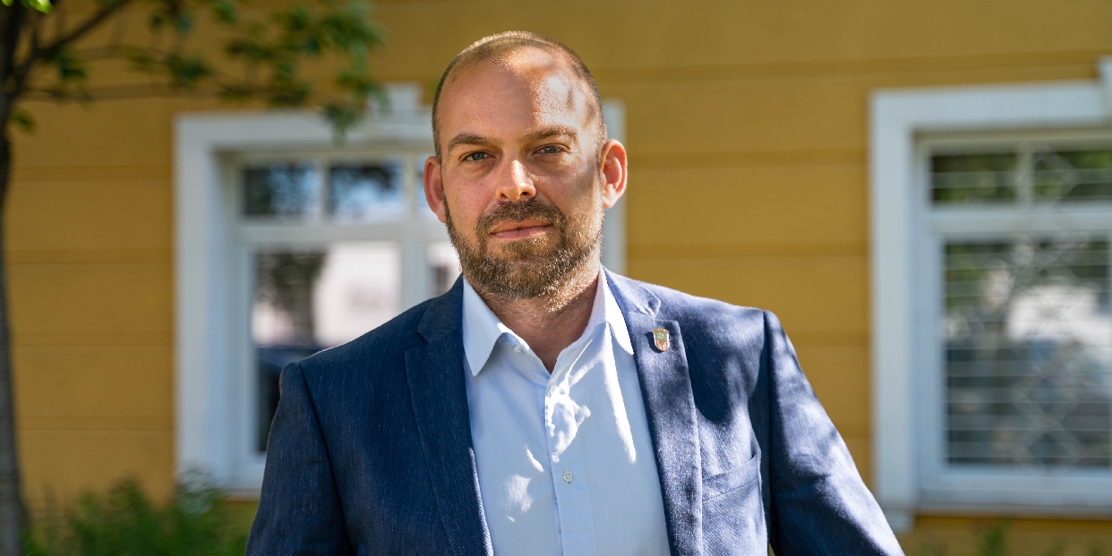 Uszoda, állatvédelmi program, beruházások - Interjú dr. Fetter Ádám polgármesterrel