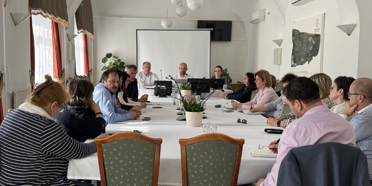 Oktatási kerekasztal a Városházán