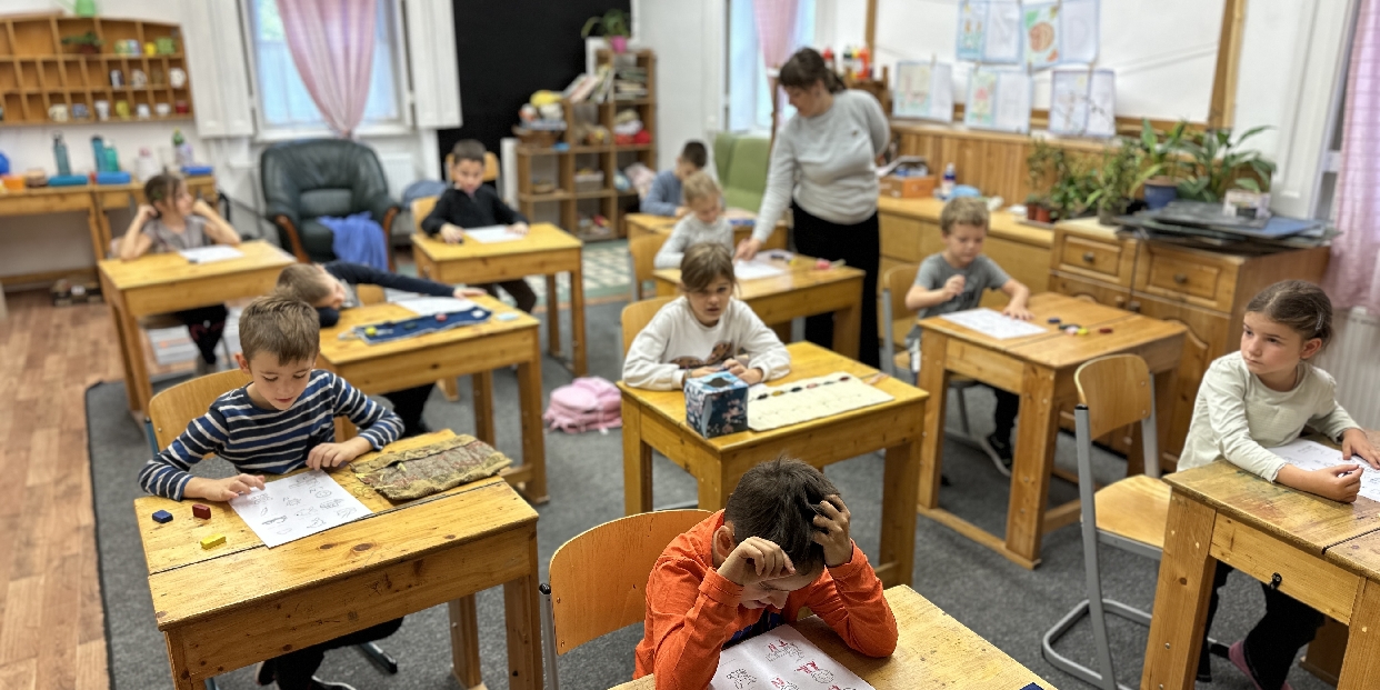 Menjen vagy maradjon? Iskolakezdés 2026-ban a szülők szemszögéből 