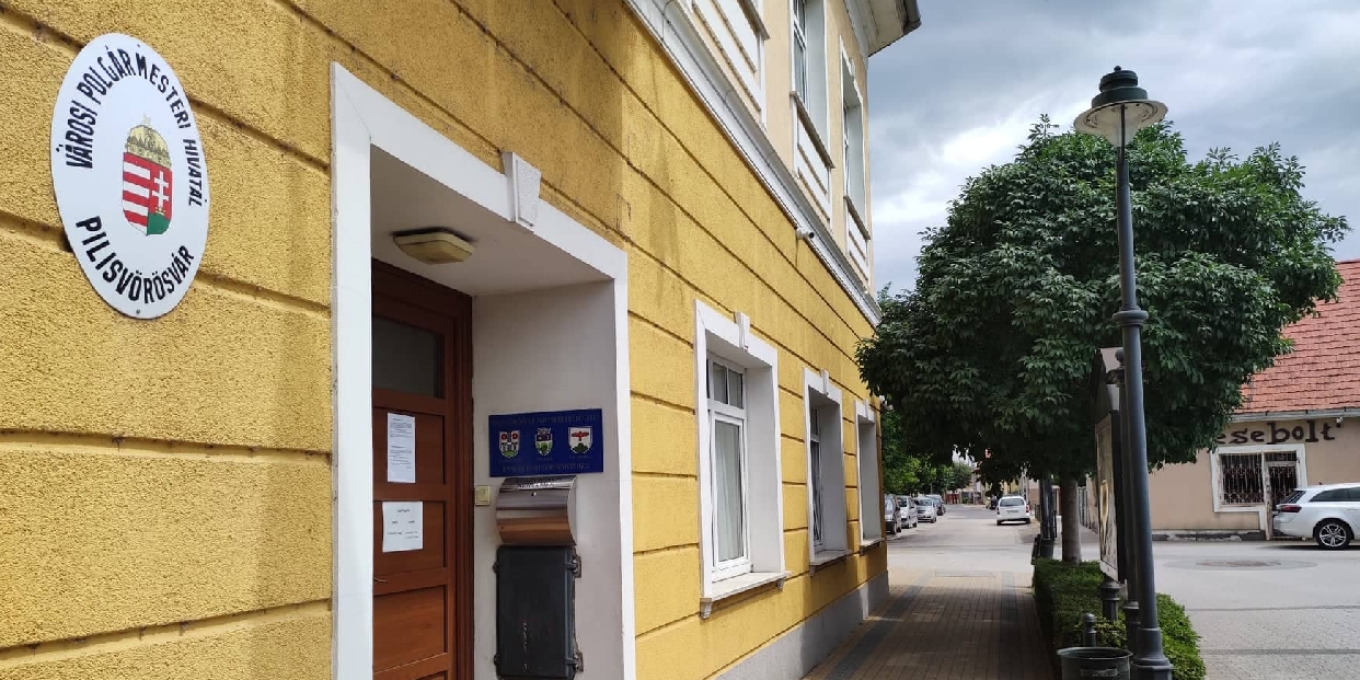 Nyitva a Hivatal