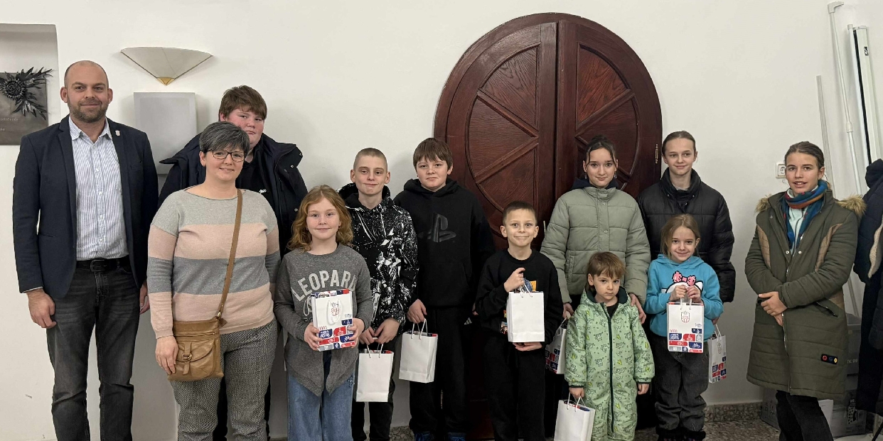 Amikor a hó összehoz: díjátadó a Városházán