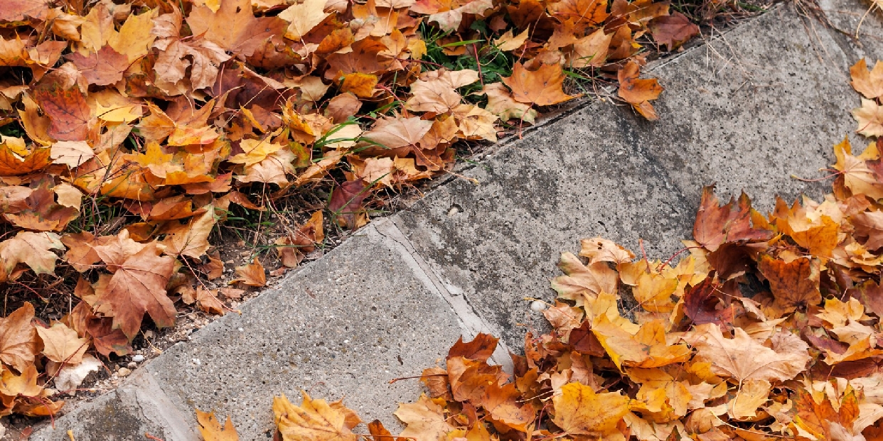 Tisztán tartott árkokkal a biztonságos vízelvezetésért