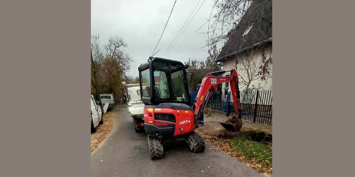 Útlezárás a Dugonics utcában