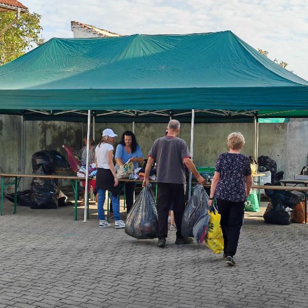 88 zsák telt meg a pilisvörösvári ruhagyűjtésen