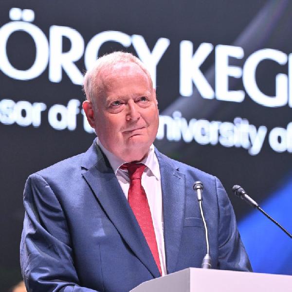 Nemzetközi díjat kapott a vörösvári Keglevich György
