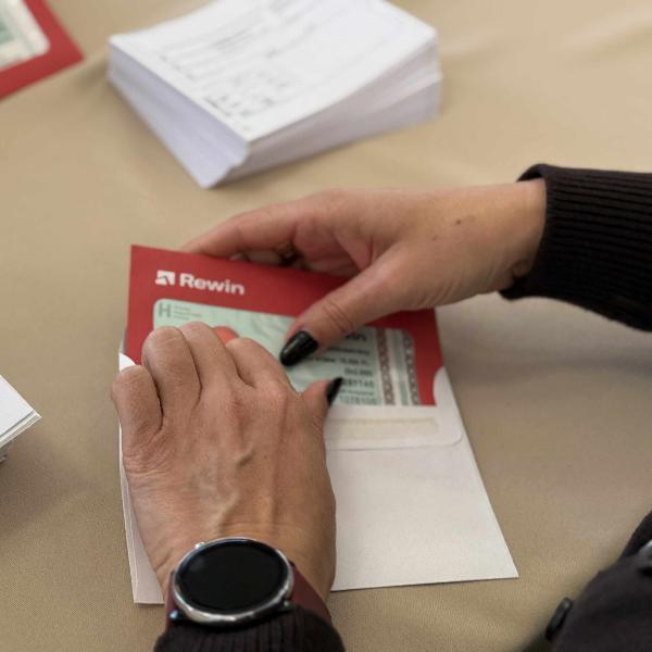 Befejeződött a 70 év felettiek karácsonyi utalványának kézbesítése