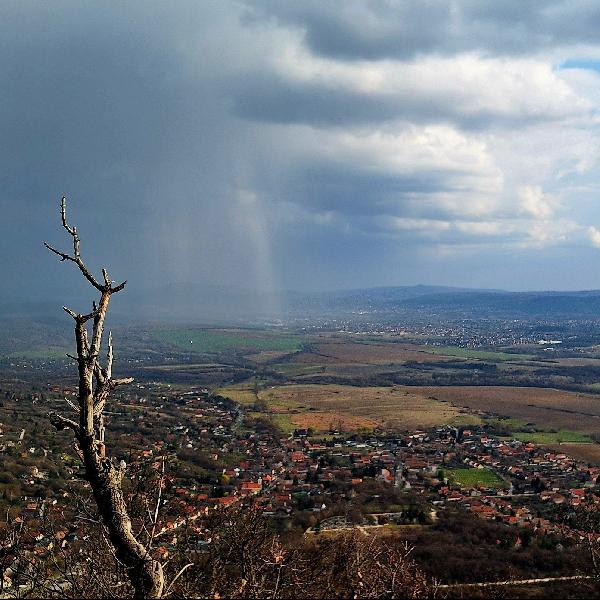 Esővel és széllel indul a hét, szerdától javulás