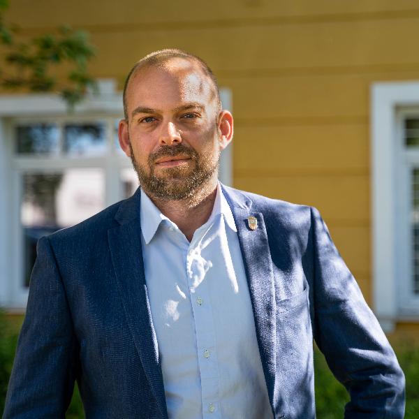  Uszoda, állatvédelmi program, beruházások - Interjú dr. Fetter Ádám polgármesterrel