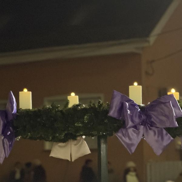 Meggyújtottuk a negyedik adventi gyertyát a Templom téren