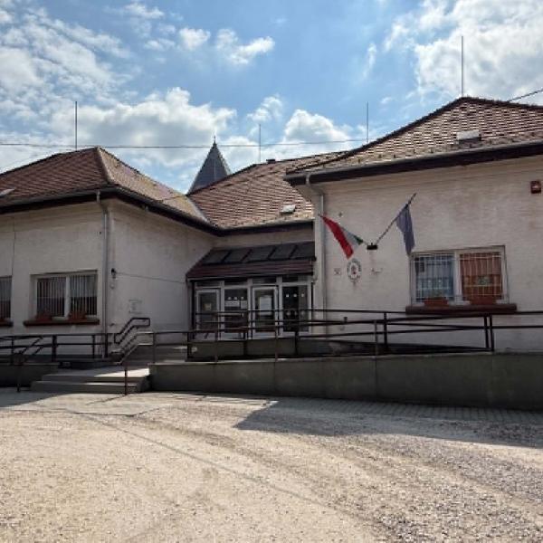 Gondozó-ápolót keres a Városi Napos Oldal Szociális Központ