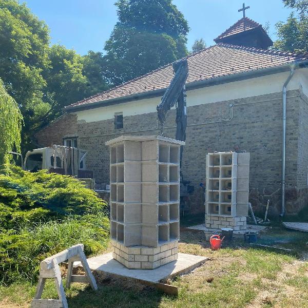 Két új urnafalat kap a pilisvörösvári temető