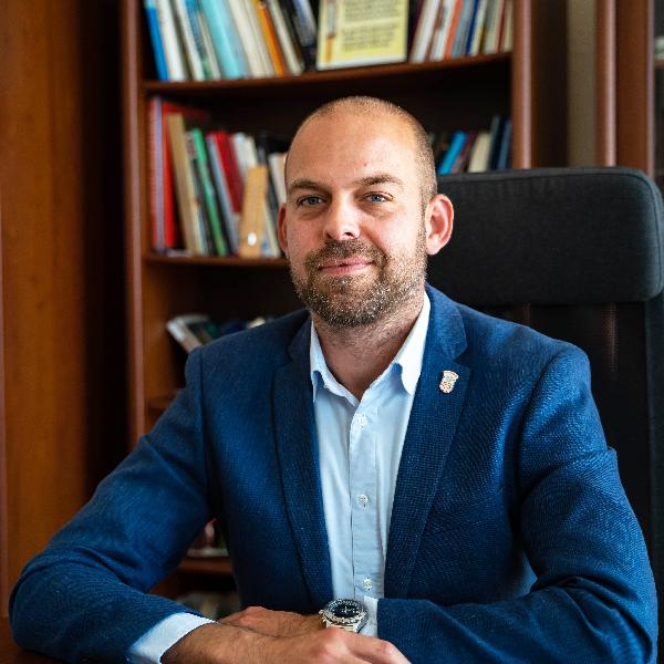 A jövő év is jelentős fejlesztéseket hoz - interjú dr. Fetter Ádám polgármesterrel