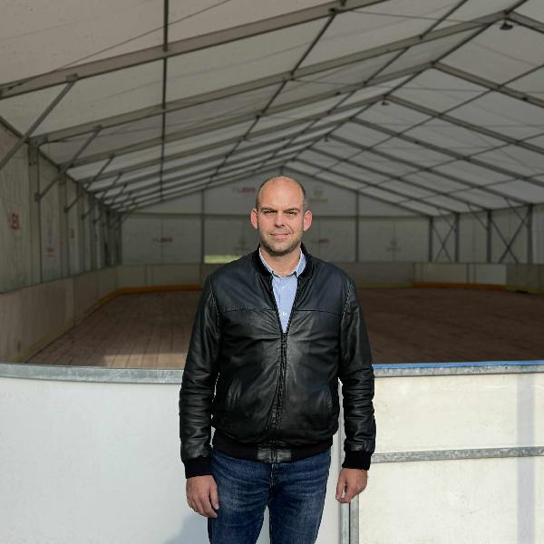 Féláron csúszhatunk idén a vörösvári jégen