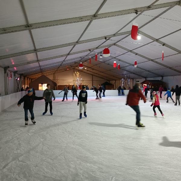 Jégpálya ünnepi nyitvatartás