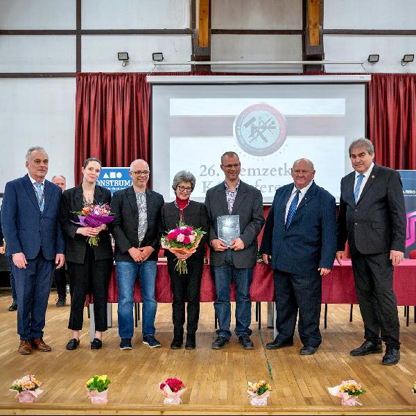 Kődiplomát kapott a Peller Dekorkő