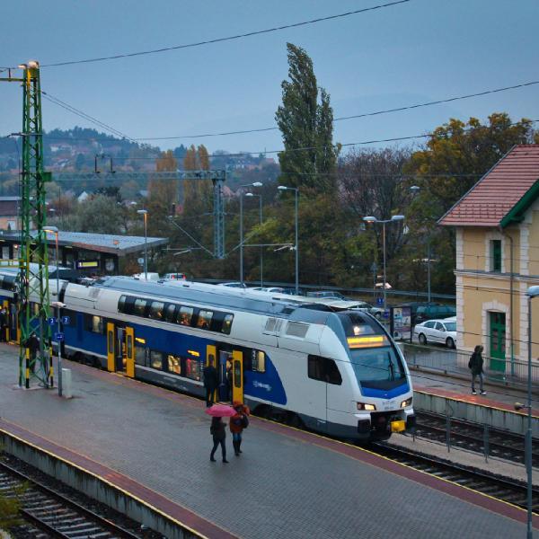 Éjszakai menetrendváltozás az S72-es vonalon