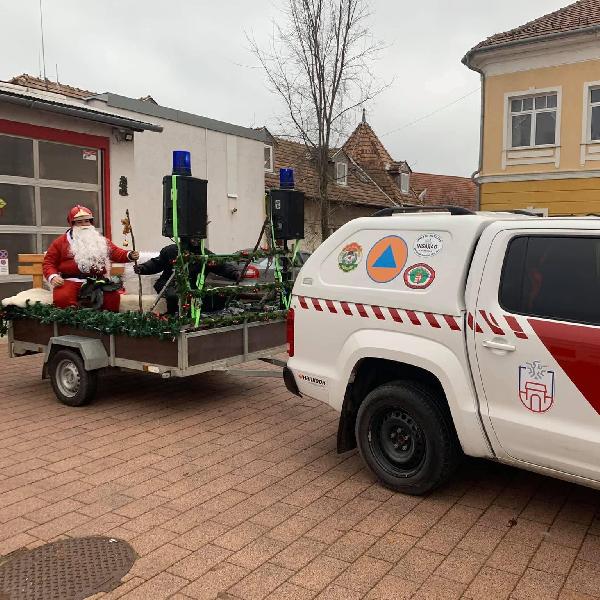 Érkezik a Tűzoltó Mikulás – december 6-án körbejárja városunkat