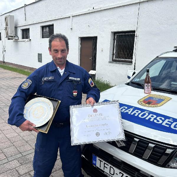 Ezüst fokozatú elismerés Kontra Jánosnak