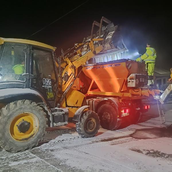 Ismét hóesés kezdődött térségünkben, ezért kérünk mindenkit, hogy fokozott óvatossággal közlekedjen