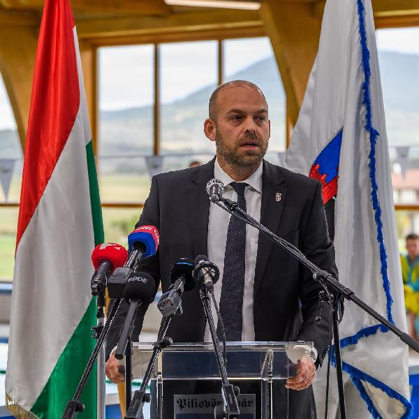 Fejlesztések és választások - interjú Fetter Ádám polgármesterrel